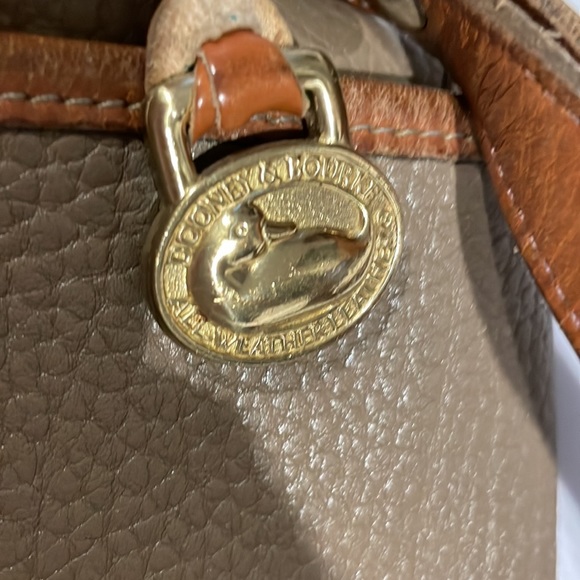 Vintage Dooney & Bourke Taupe All Weather Leather Crossbody - Picture 2 of 16